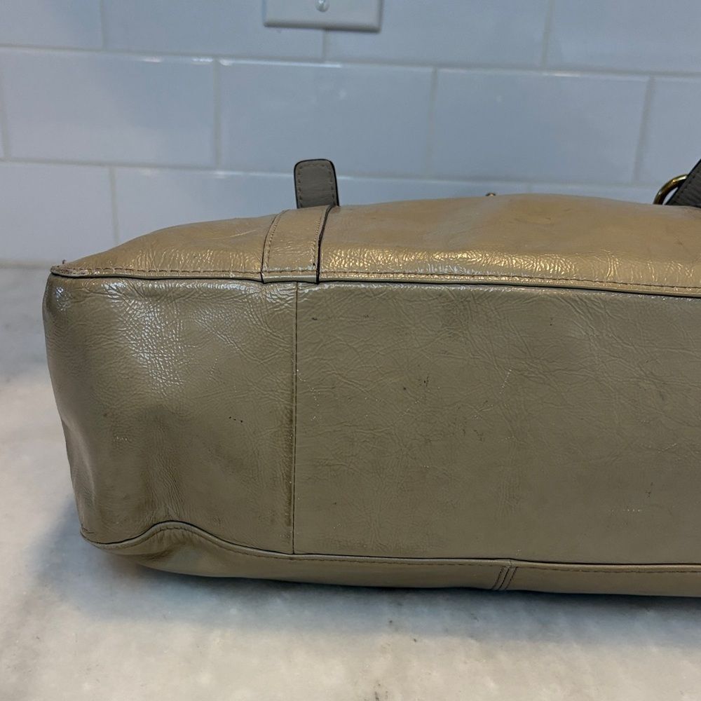 Coach Bag Purse Handbag Leather Chelsea Taupe Patent Convertible Tote Satchel - Picture 9 of 16